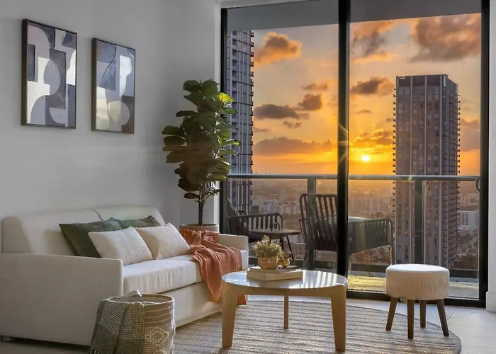 2704 Beautiful Downtown Apt With Gym Pool Spa Skyline Views And In Front Of Kaseya Center