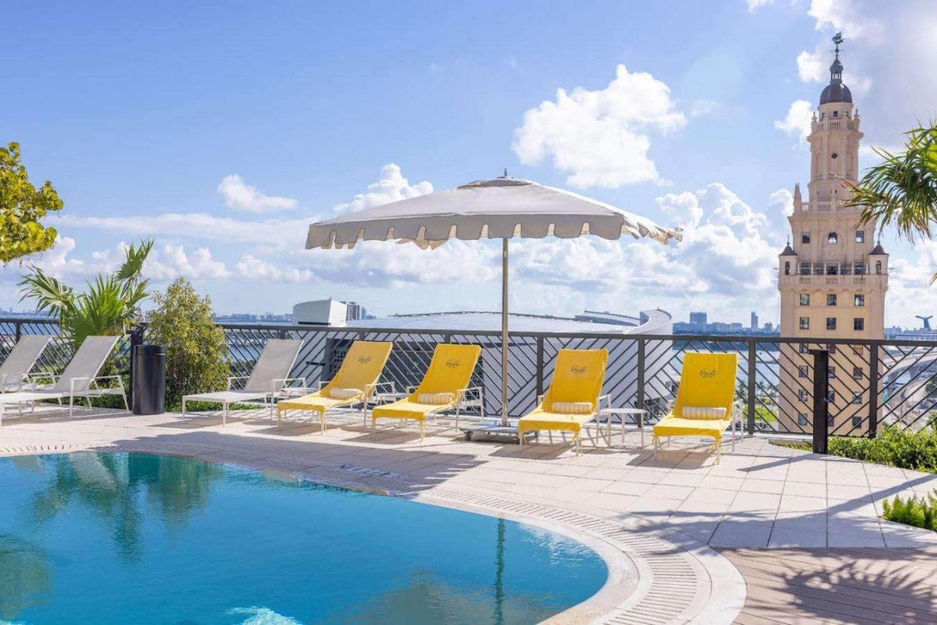 2704 Beautiful Downtown With Gym Pool Skyline Views And In Front Of Kaseya Center Holiday home